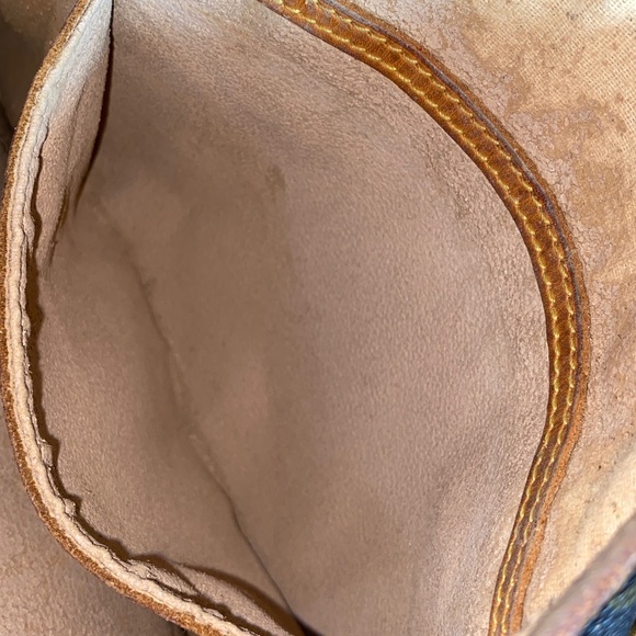 Authentic Louis Vuitton Monogram Bucket Bag and Louis Vuitton Kisslock Wallet - Picture 16 of 17